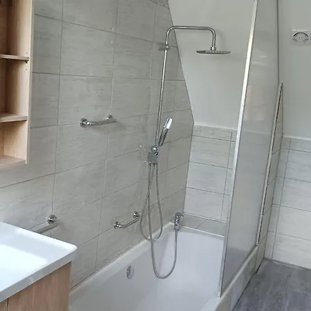 O29, Maison Meublee Confort! Esternay