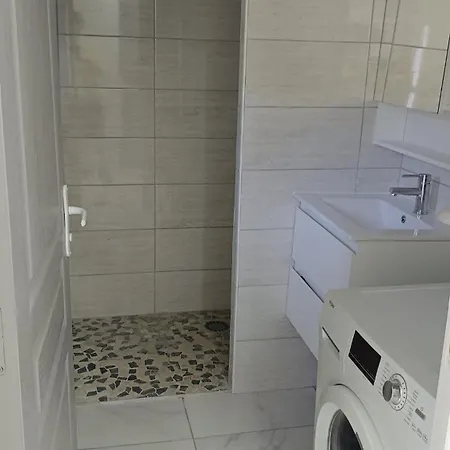 O29, Maison Meublee Confort! 펜션 Esternay